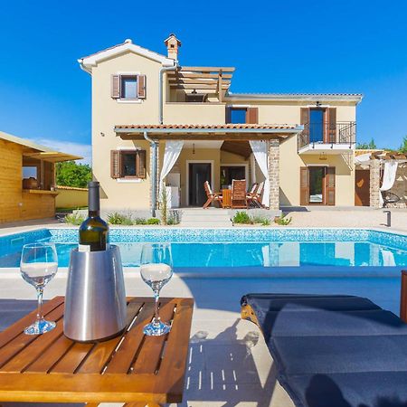 Villa David - Luxurious Secluded Villa With A Heated Pool Butkovići 외부 사진