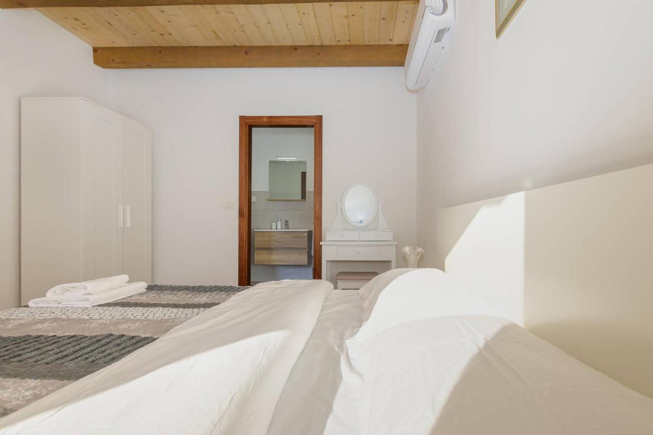 Villa David - Luxurious Secluded Villa With A Heated Pool Butkovići 외부 사진