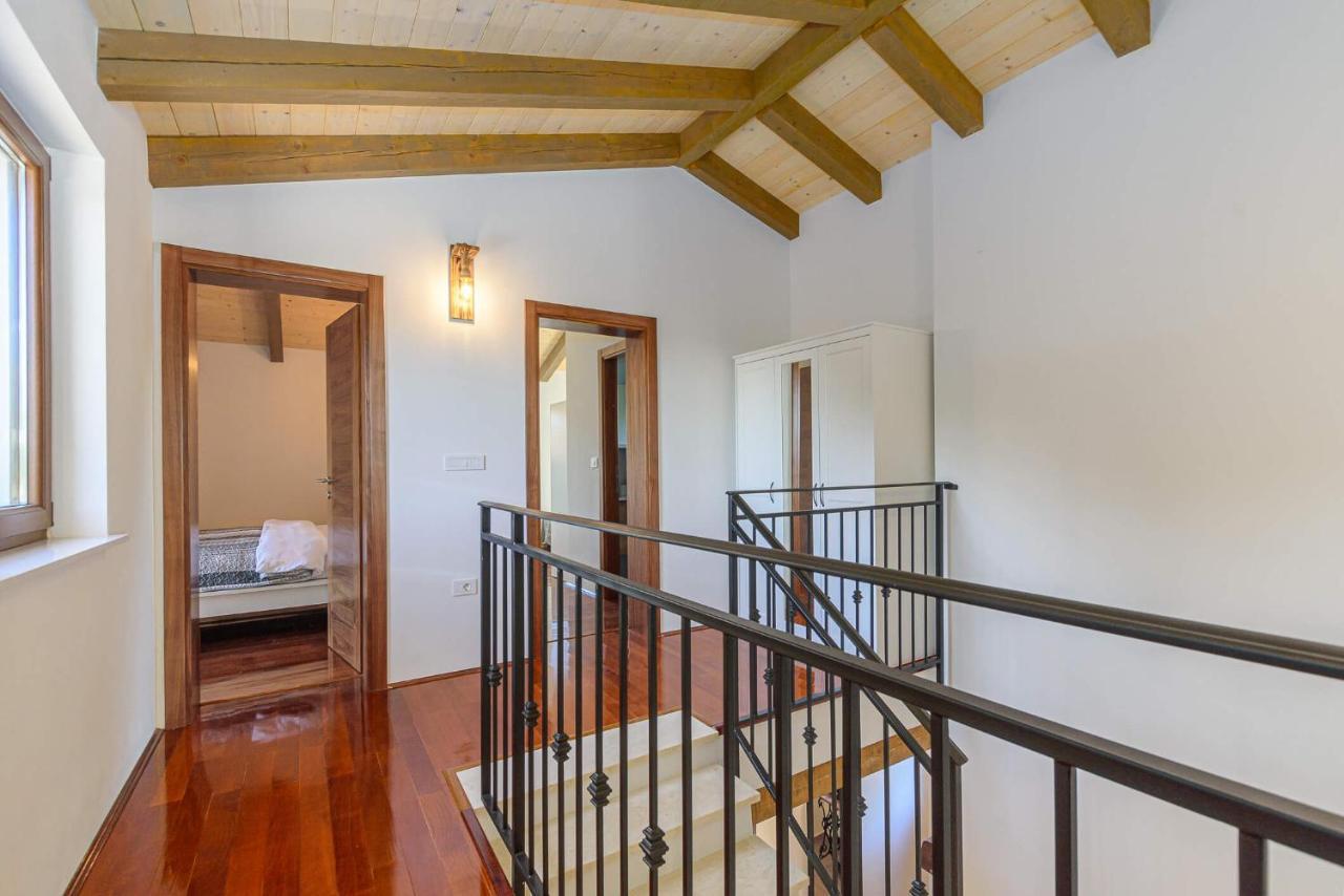Villa David - Luxurious Secluded Villa With A Heated Pool Butkovići 외부 사진