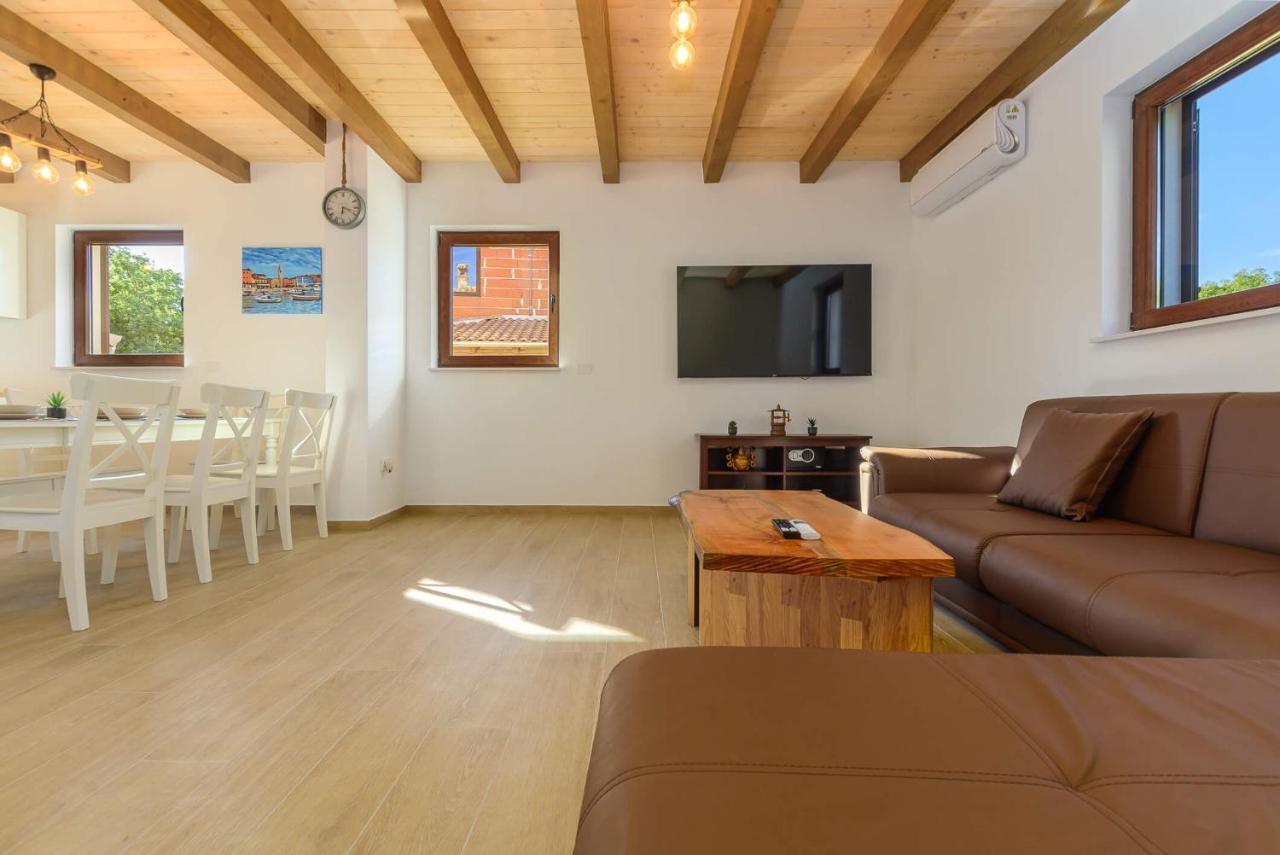 Villa David - Luxurious Secluded Villa With A Heated Pool Butkovići 외부 사진