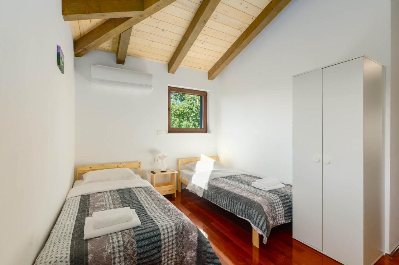 Villa David - Luxurious Secluded Villa With A Heated Pool Butkovići 외부 사진