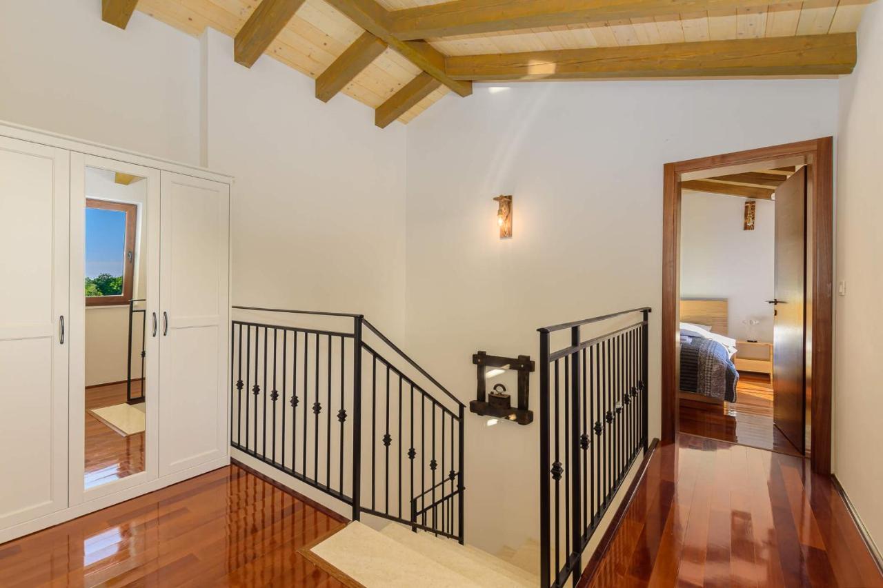 Villa David - Luxurious Secluded Villa With A Heated Pool Butkovići 외부 사진
