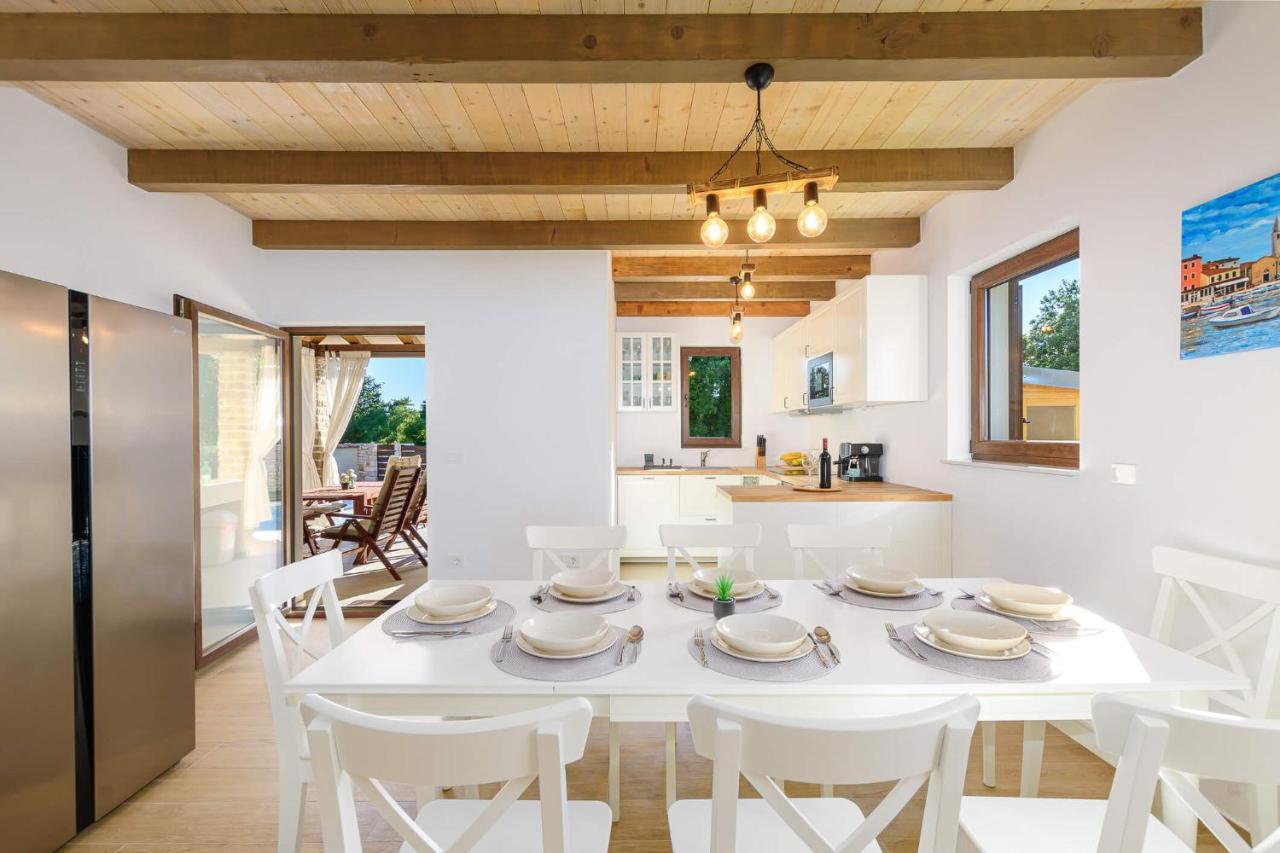 Villa David - Luxurious Secluded Villa With A Heated Pool Butkovići 외부 사진